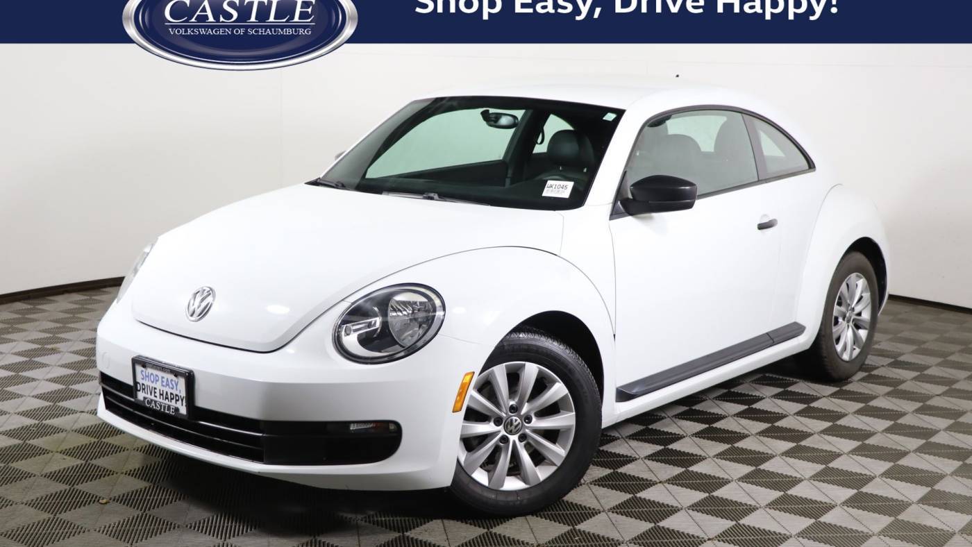 2015 Volkswagen Beetle 1.8T Classic — Hatchback — 110,999 mi — Schaumburg, IL