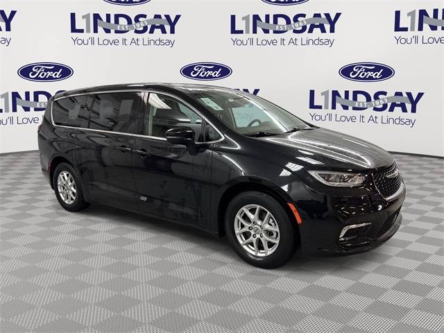 2023 Chrysler Pacifica Touring L — Minivan — 57,135 mi — Wheaton, MD