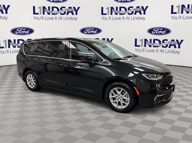 2023 Chrysler Pacifica Touring L — Minivan — 70,717 mi — Wheaton, MD