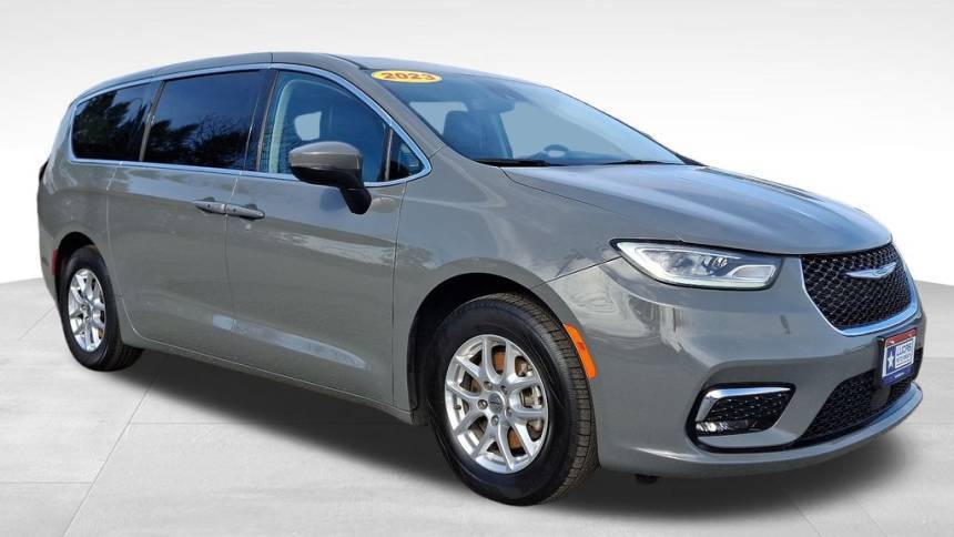 2023 Chrysler Pacifica Touring L — Minivan — 56,913 mi — Lumberton, NJ