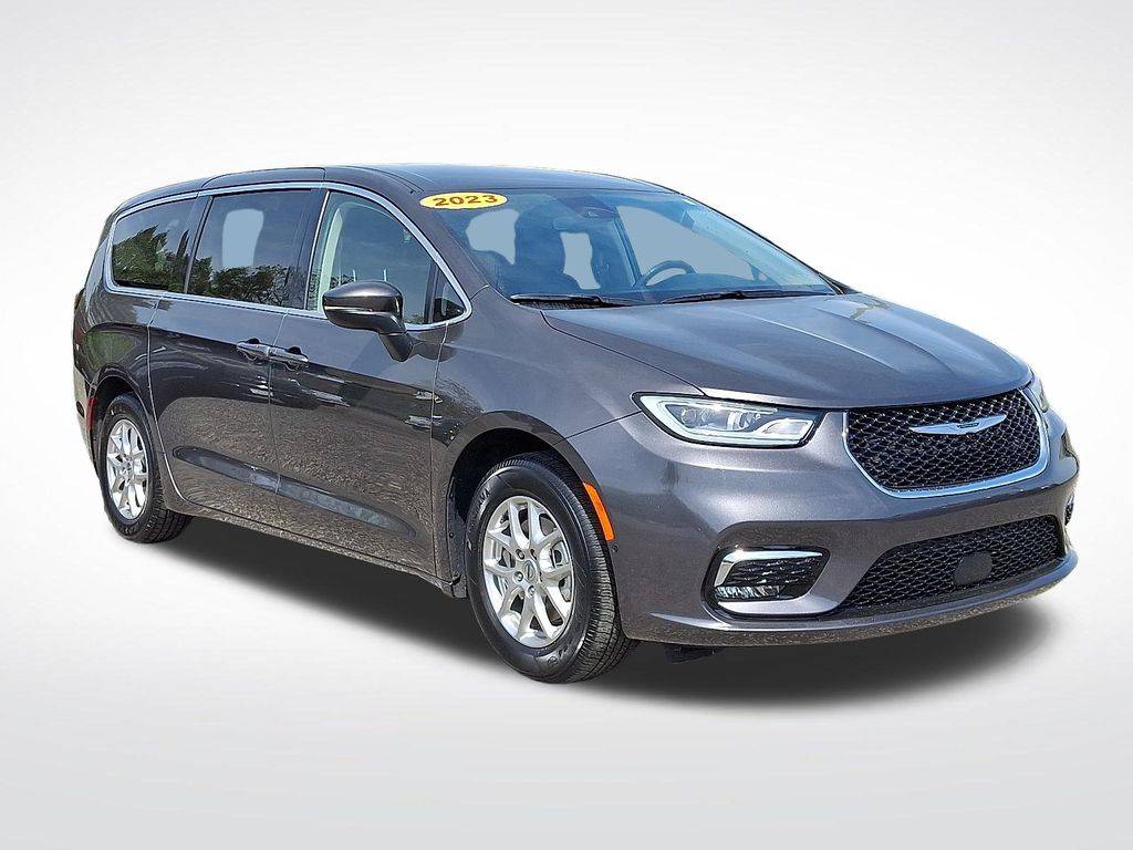 2023 Chrysler Pacifica Touring L — Minivan — 59,074 mi — Lumberton, NJ