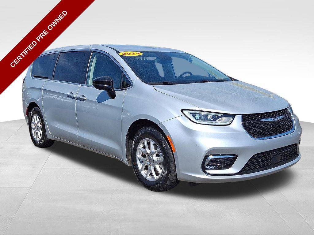 2024 Chrysler Pacifica Touring L — Minivan — 28,437 mi — Lumberton, NJ