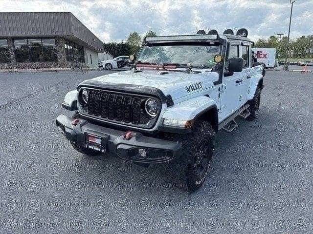 2024 Jeep Gladiator Willys — Pickup Truck — 18,322 mi — Harrisonburg, VA