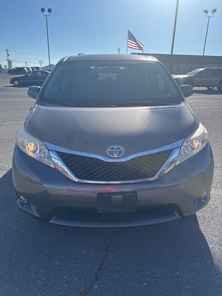 2013 Toyota Sienna LE — Minivan — 163,660 mi — Harrisonburg, VA