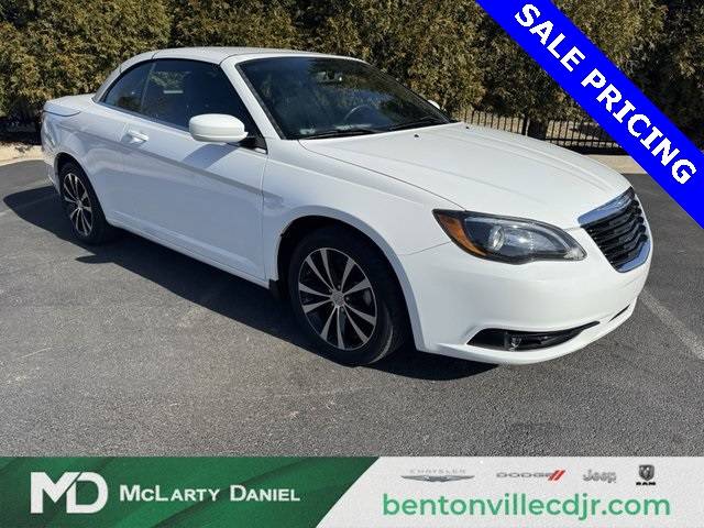 2014 Chrysler 200 S — Convertible — 76,946 mi — Bentonville, AR
