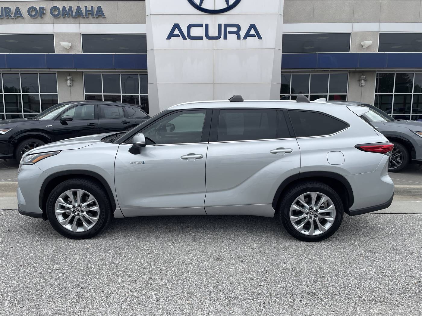 2020 Toyota Highlander Hybrid Limited — SUV — 137,574 mi — Omaha, NE