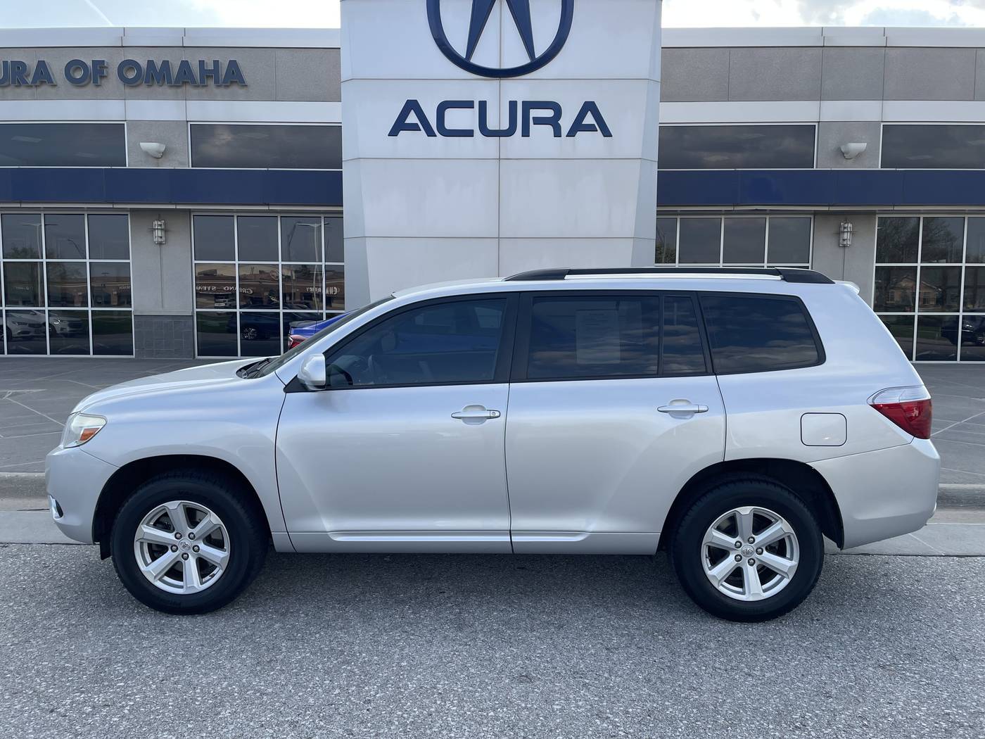 2008 Toyota Highlander Base — SUV — 122,960 mi — Omaha, NE
