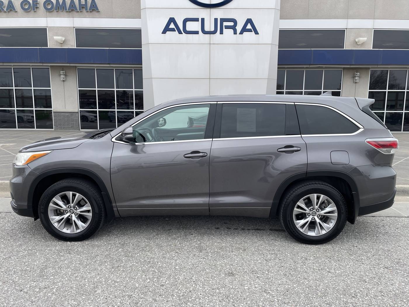 2016 Toyota Highlander LE Plus — SUV — 101,220 mi — Omaha, NE