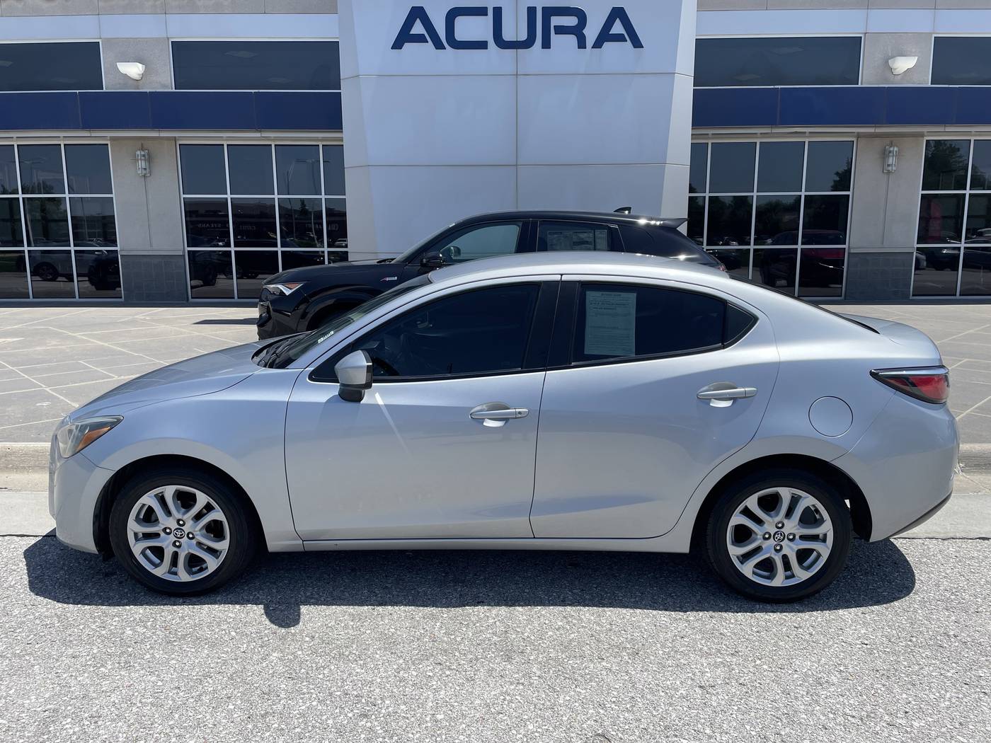 2018 Toyota Yaris iA Base — Sedan — 128,301 mi — Omaha, NE