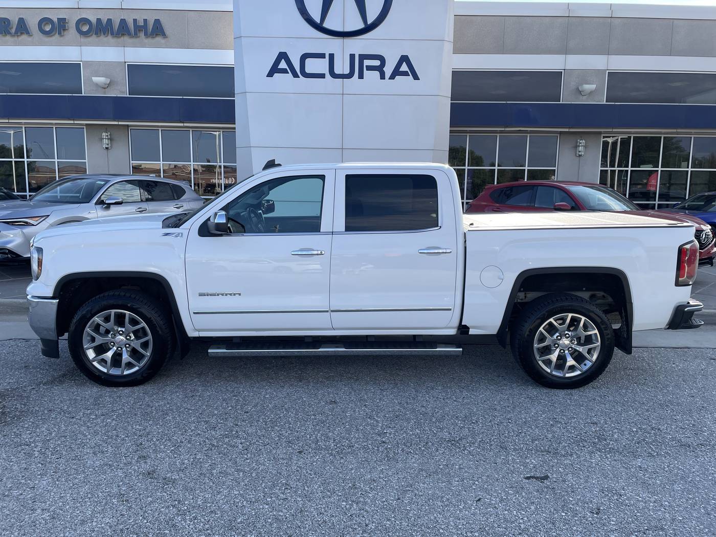 2018 GMC Sierra 1500 SLT — Pickup Truck — 104,323 mi — Omaha, NE