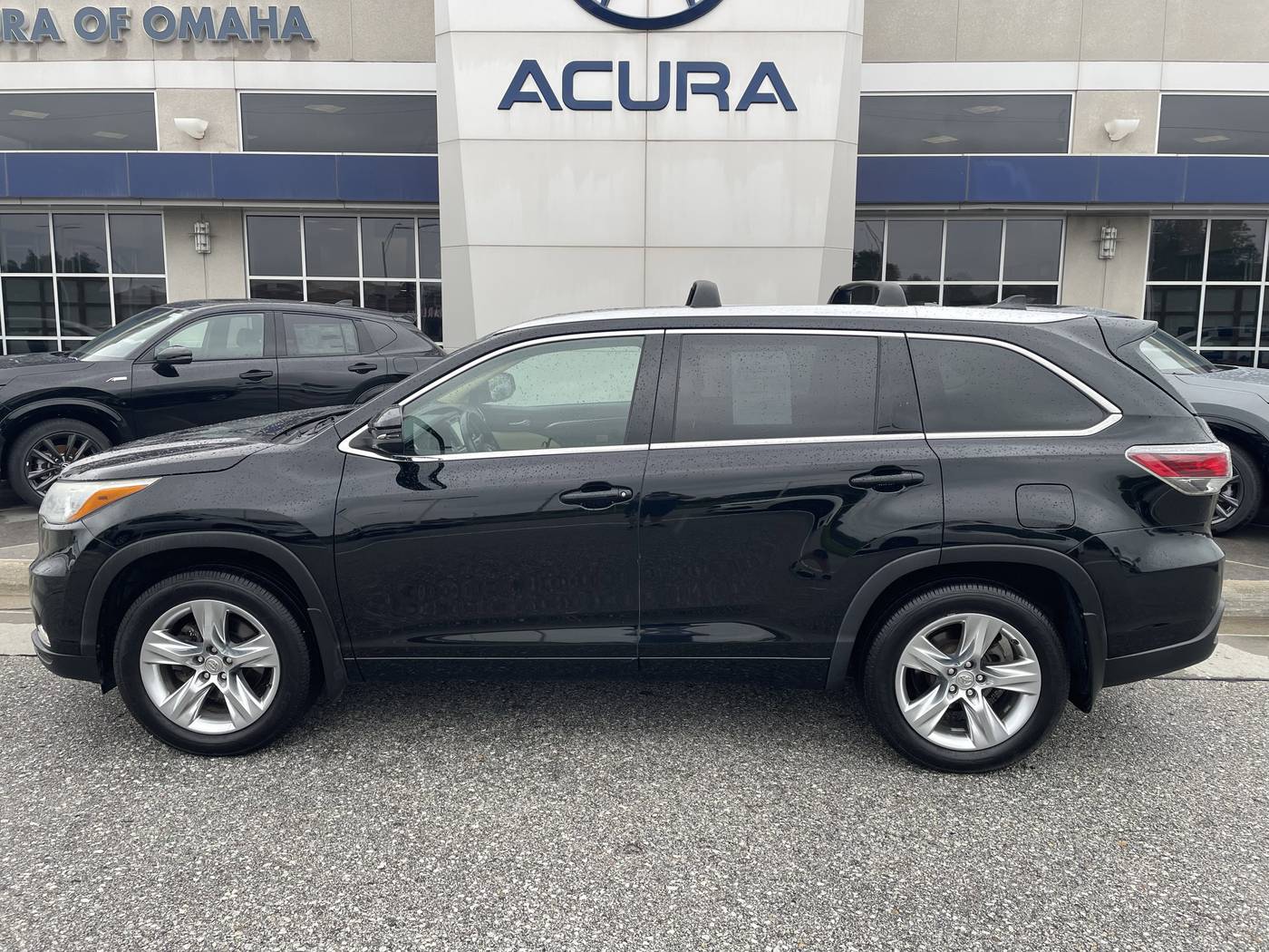 2015 Toyota Highlander Limited — SUV — 104,987 mi — Omaha, NE