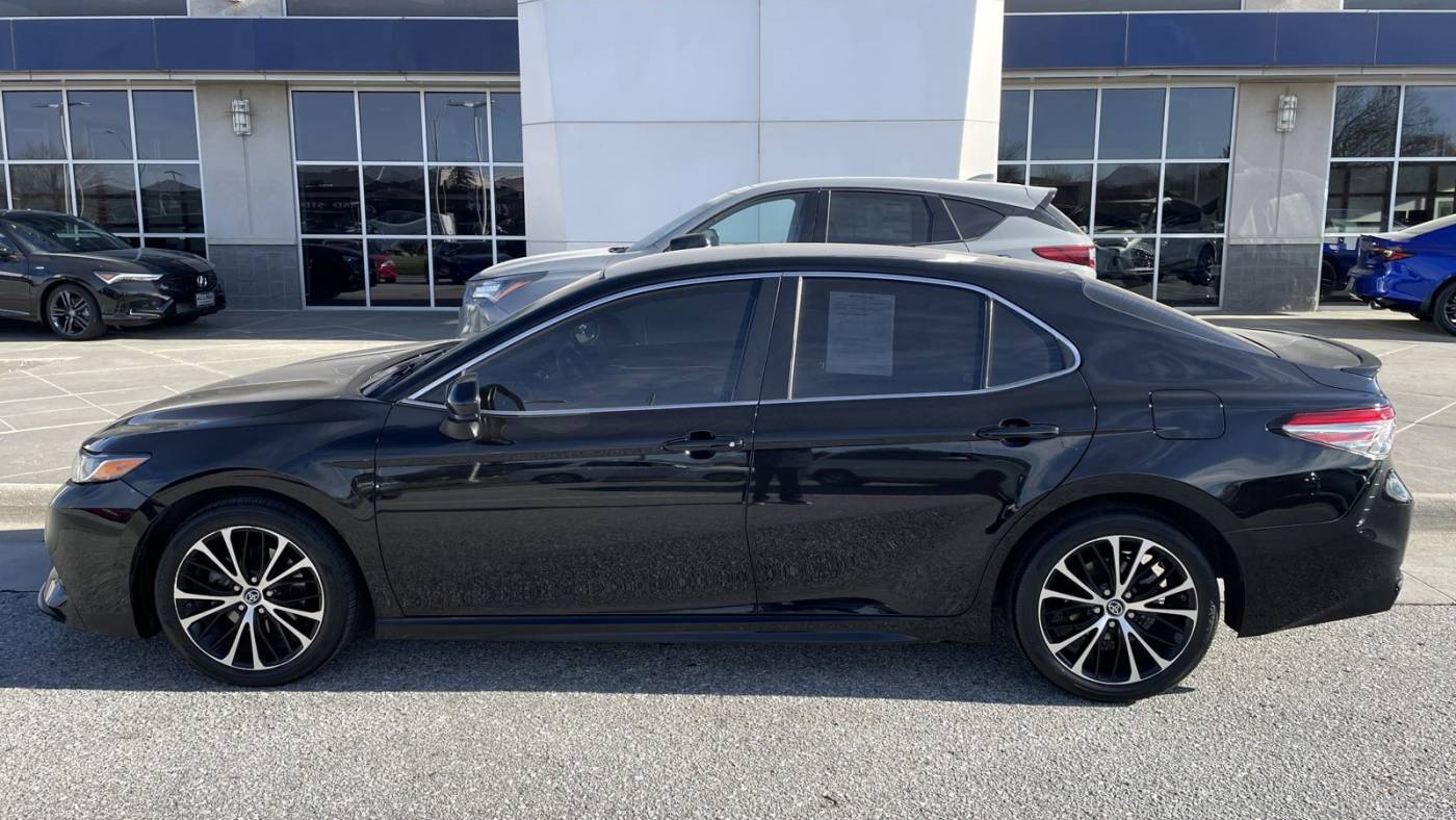 2018 Toyota Camry SE — Sedan — 62,343 mi — Omaha, NE