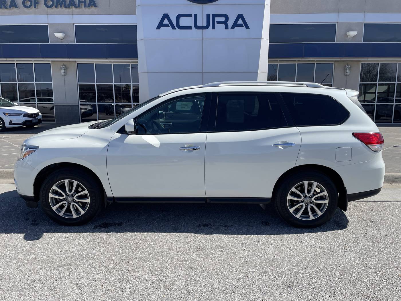 2016 Nissan Pathfinder SV — SUV — 93,608 mi — Omaha, NE