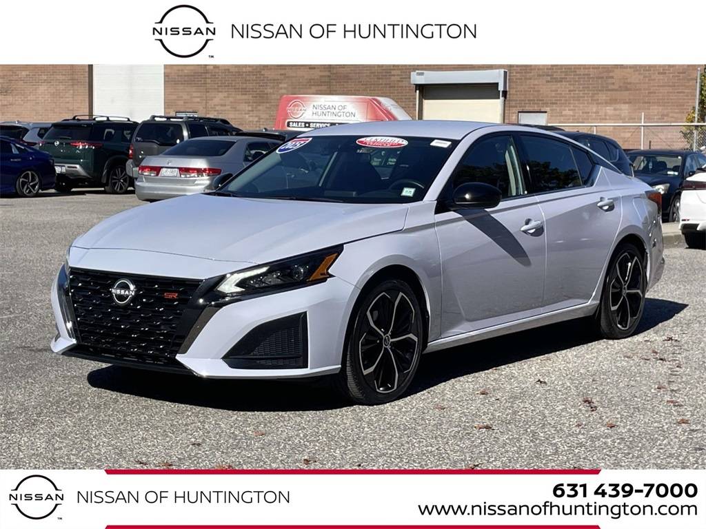 2025 Nissan Altima SR — Sedan — 14,403 mi — Huntington Station, NY