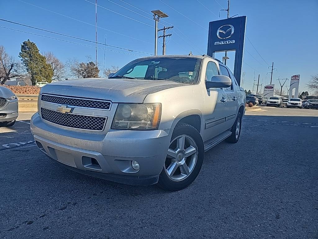2011 Chevrolet Avalanche LS — Pickup Truck — 94,642 mi — OKLAHOMA CITY, OK