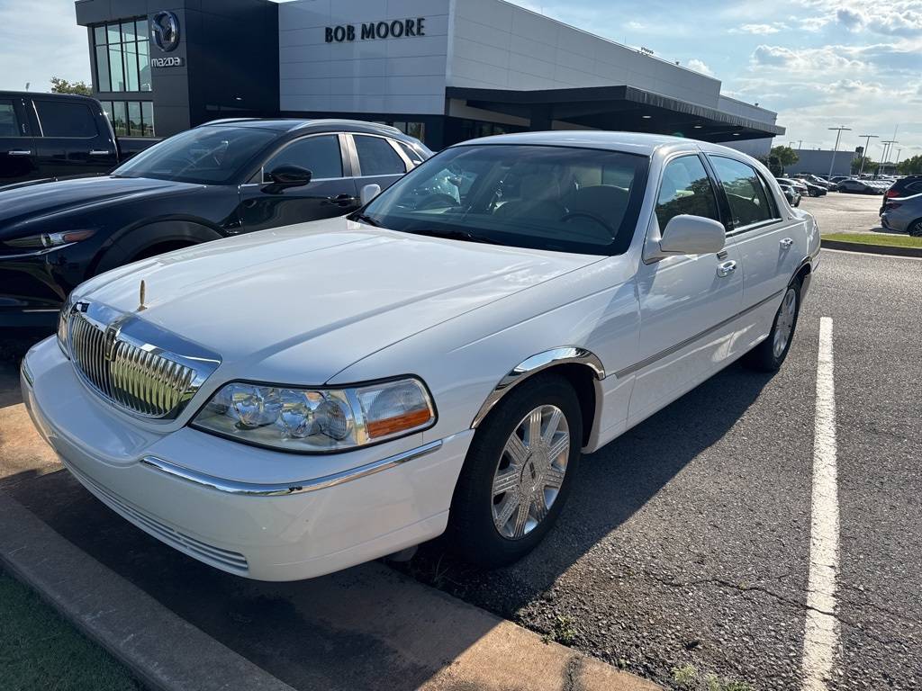 2004 Lincoln Town Car Ultimate — Sedan — 59,628 mi — OKLAHOMA CITY, OK