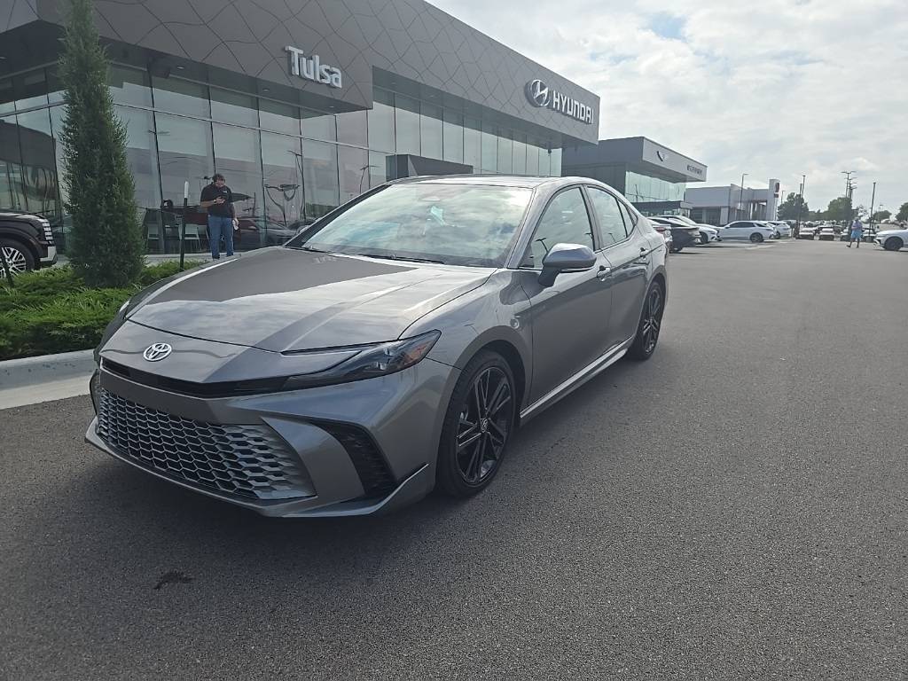 2025 Toyota Camry Hybrid LE — Sedan — 18,491 mi — Tulsa, OK