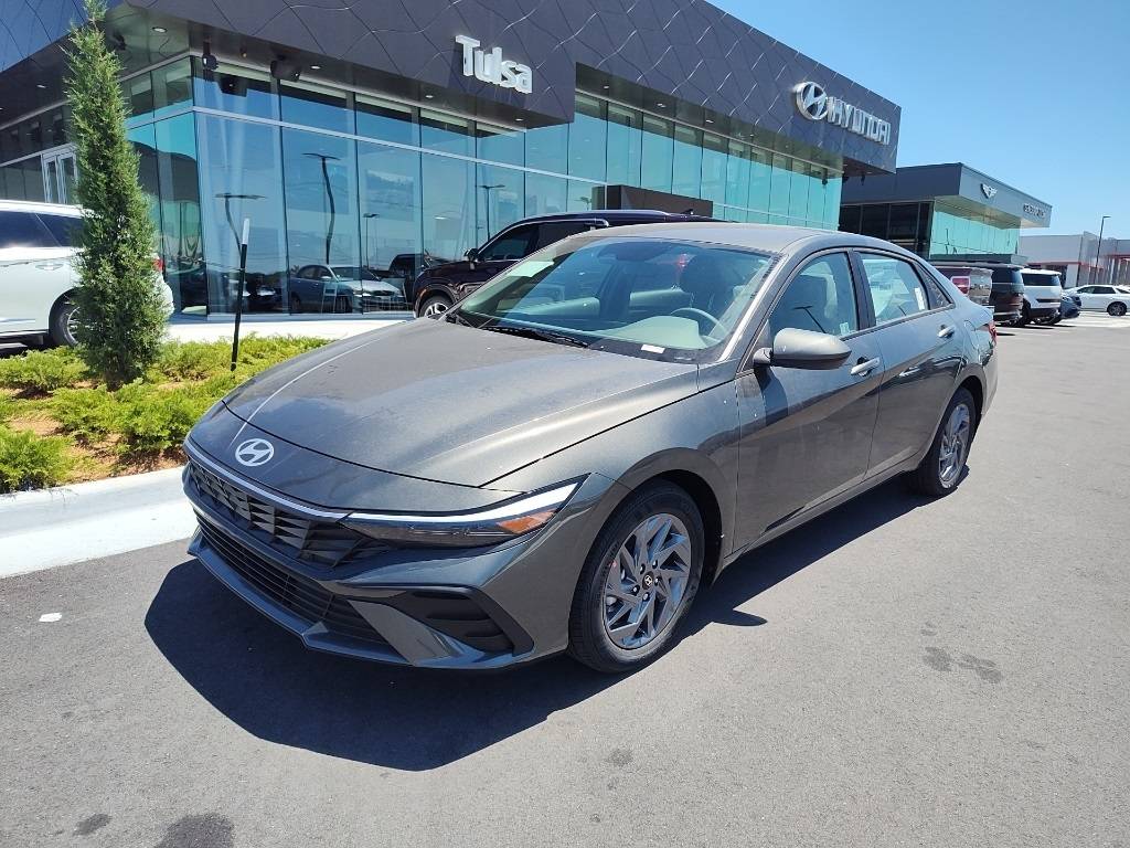 2025 Hyundai Elantra SEL Sport — Sedan — 4,677 mi — Tulsa, OK