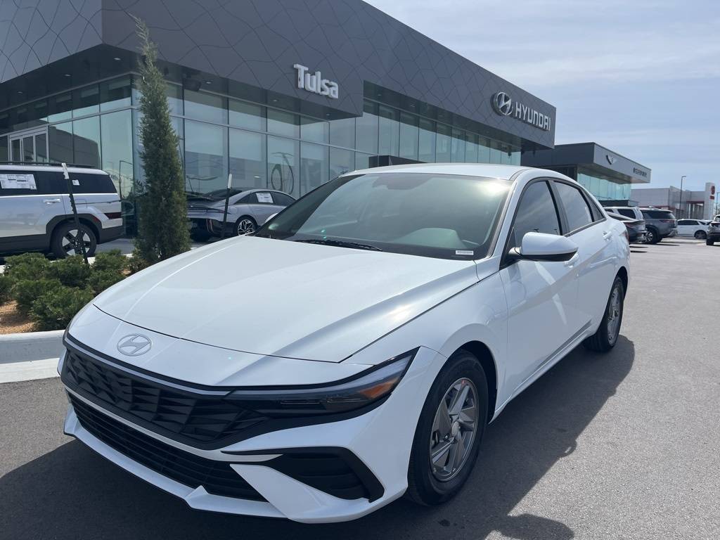2025 Hyundai Elantra SE — Sedan — 10 mi — Tulsa, OK