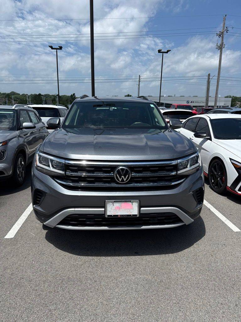2021 Volkswagen Atlas SE with Technology