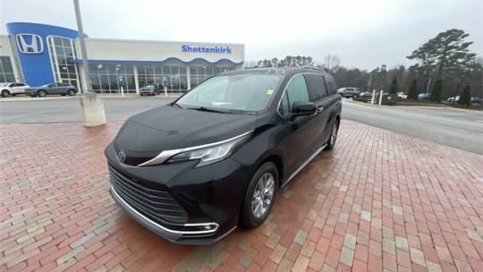 2023 Toyota Sienna XLE — Minivan — 40,930 mi — Huntsville, AL