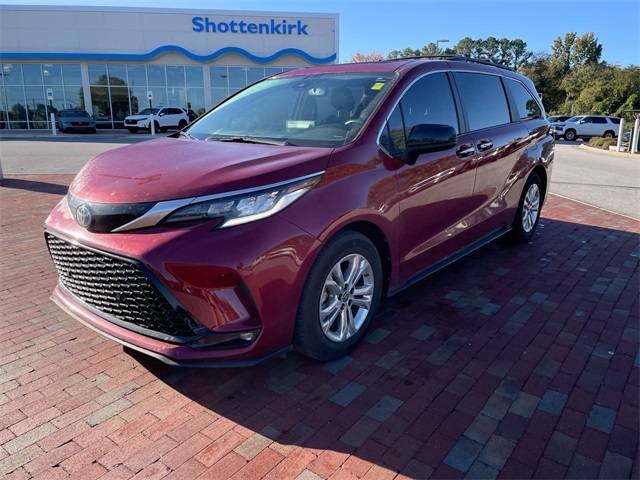 2022 Toyota Sienna XSE — Minivan — 70,691 mi — Huntsville, AL