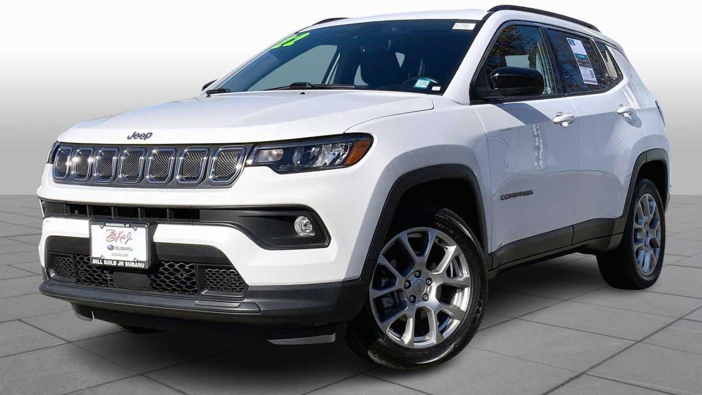 2022 Jeep Compass Latitude Lux — SUV — 17,303 mi — Westwood, MA