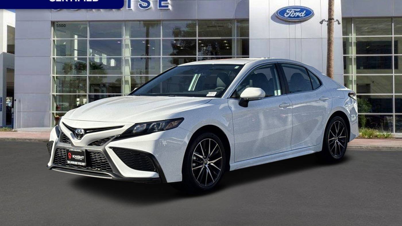 2023 Toyota Camry SE — Sedan — 23,355 mi — North Hollywood, CA