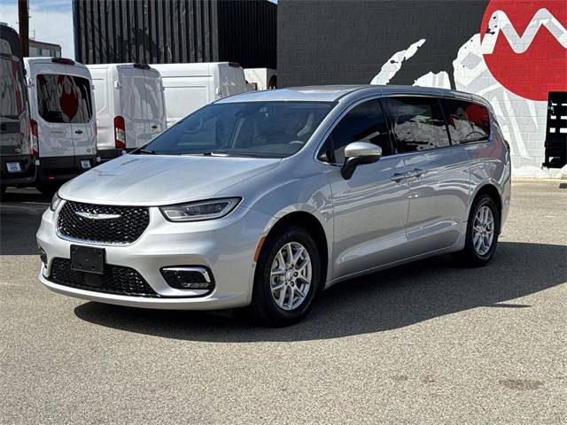 2023 Chrysler Pacifica Touring L — Minivan — 95,908 mi — North Hollywood, CA