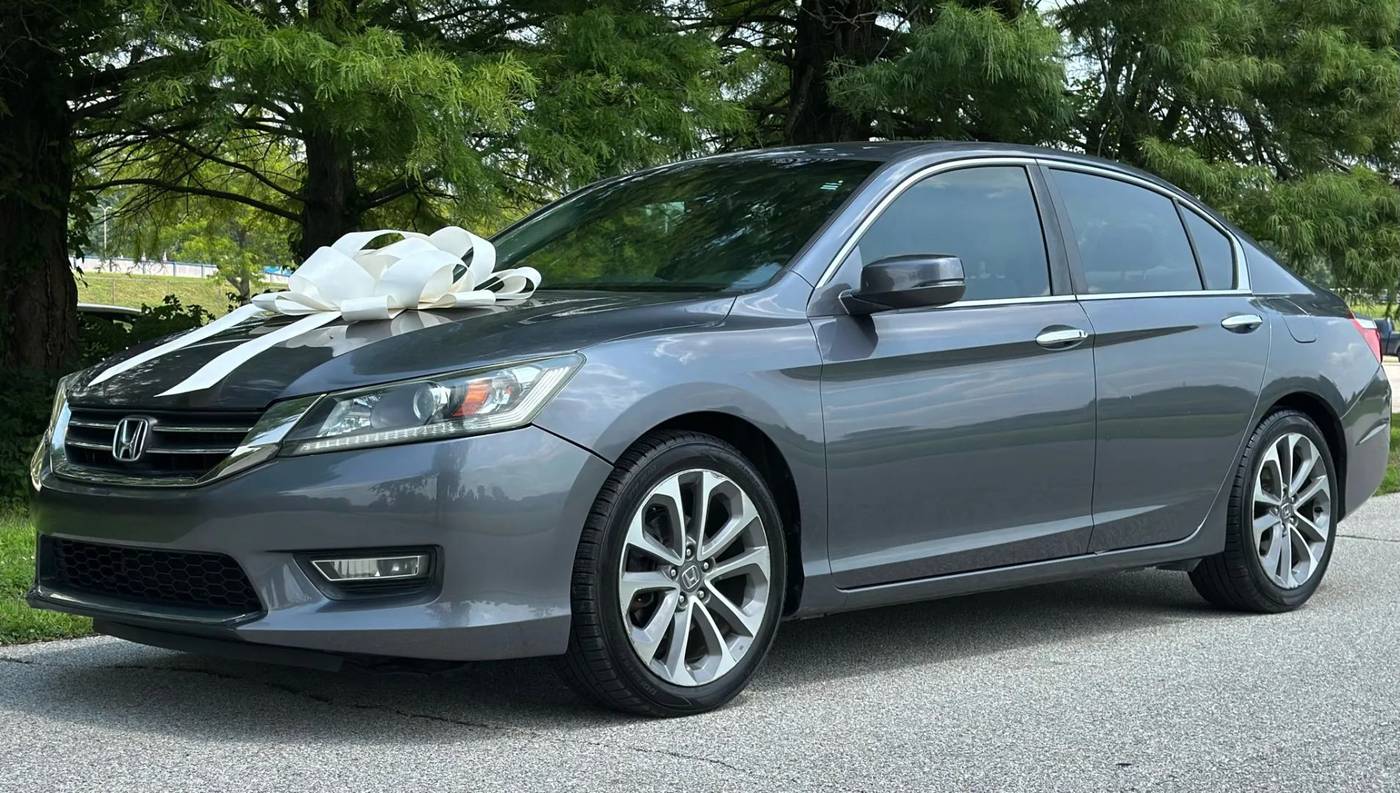 2013 Honda Accord EX-L — Sedan — 122,209 mi — Indianapolis, IN