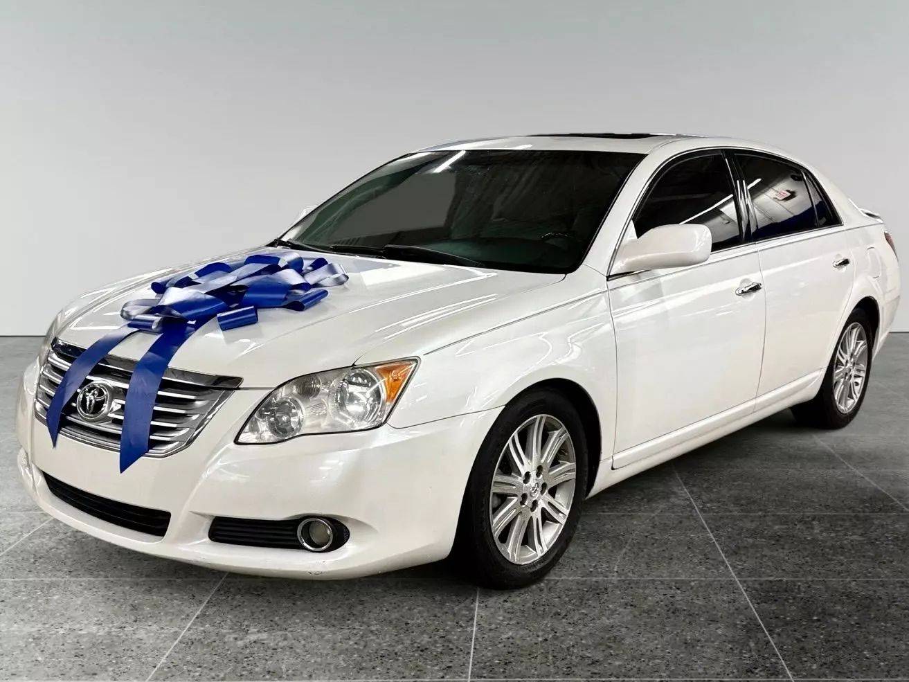 2008 Toyota Avalon Limited — Sedan — 142,919 mi — Indianapolis, IN