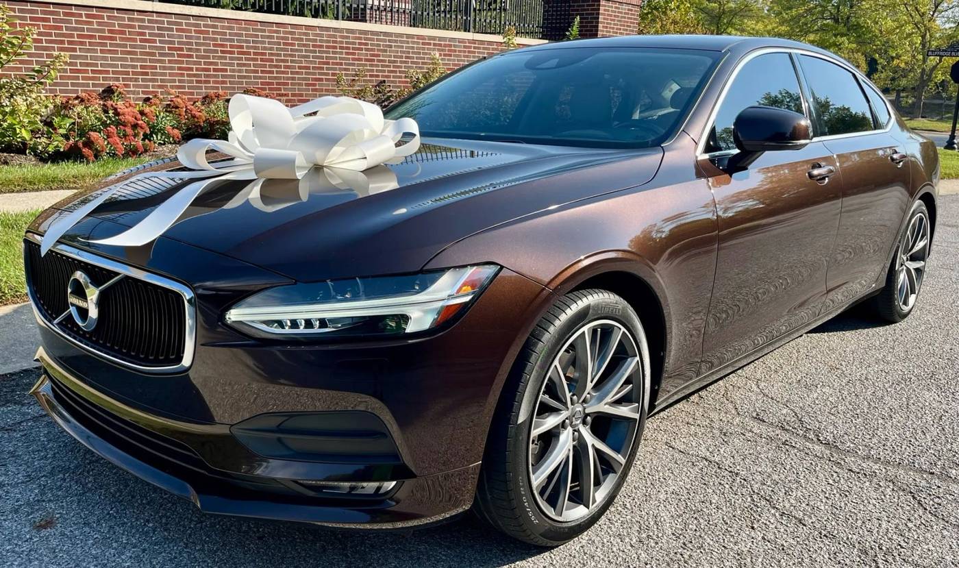 2018 Volvo S90 Momentum — Sedan — 117,324 mi — Indianapolis, IN