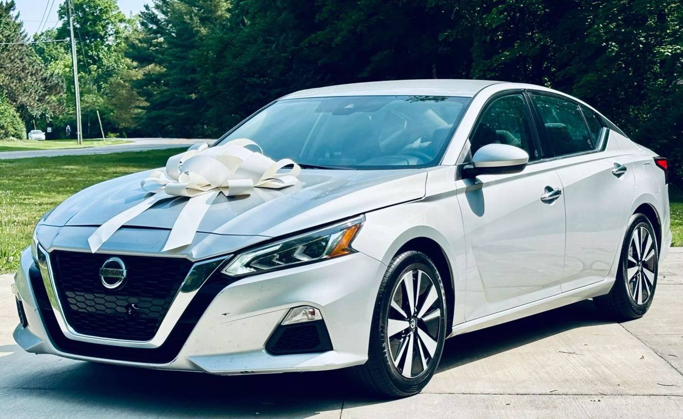 2021 Nissan Altima SV — Sedan — 106,895 mi — Indianapolis, IN