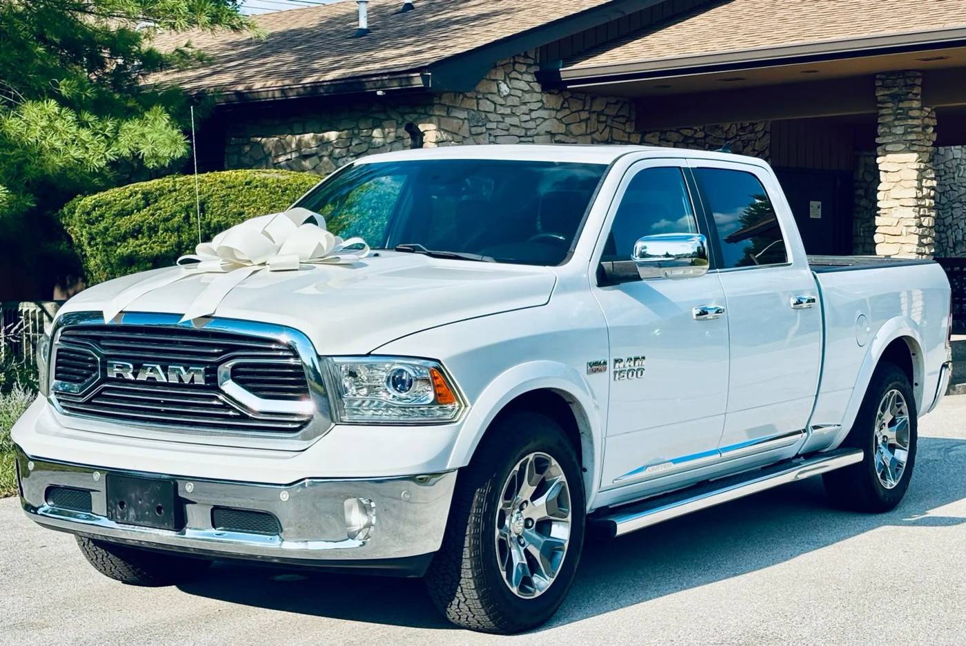 2017 Ram 1500 Limited — Pickup Truck — 121,236 mi — Indianapolis, IN
