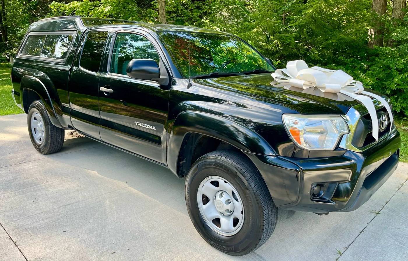 2013 Toyota Tacoma Base — Pickup Truck — 140,292 mi — Indianapolis, IN
