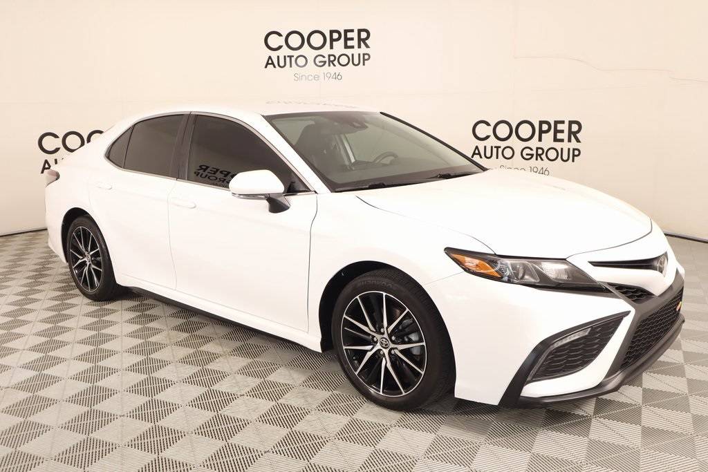 2023 Toyota Camry SE — Sedan — 24,761 mi — YUKON, OK