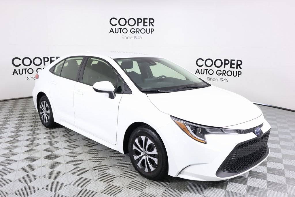 2022 Toyota Corolla Hybrid LE — Sedan — 32 mi — YUKON, OK