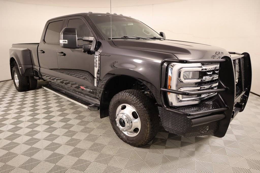 2023 Ford Super Duty F-350 LARIAT — Pickup Truck — 43,269 mi — YUKON, OK