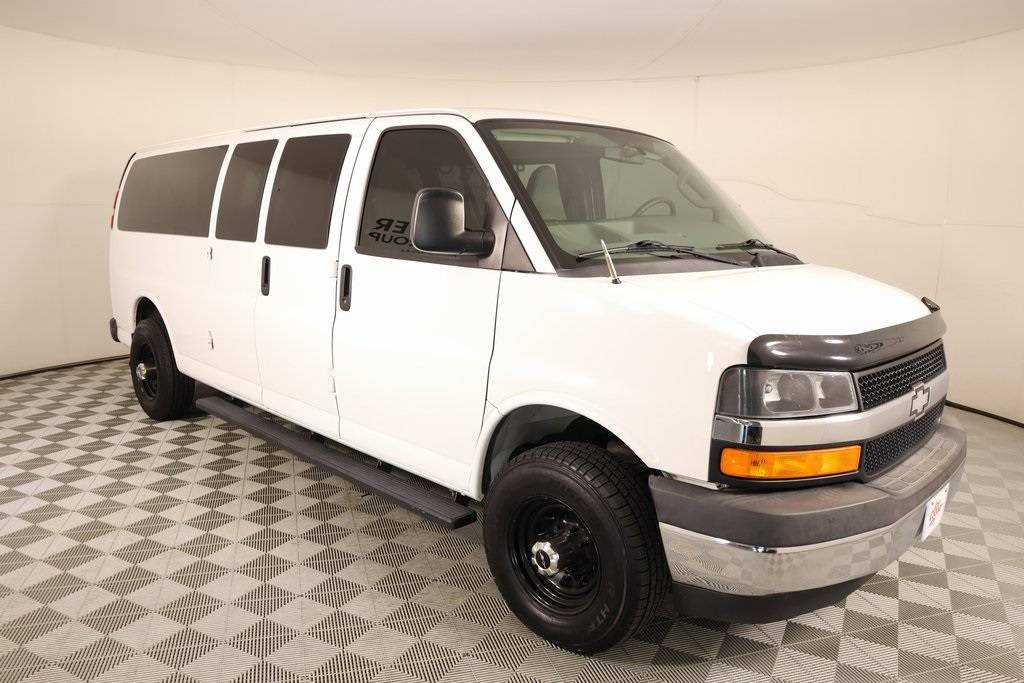 2017 Chevrolet Express Passenger LT — Passenger Van — 103,789 mi — YUKON, OK