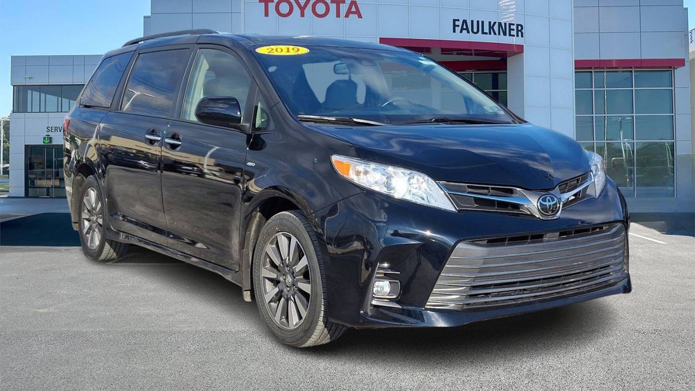 2019 Toyota Sienna XLE — Minivan — 65,335 mi — Harrisburg, PA