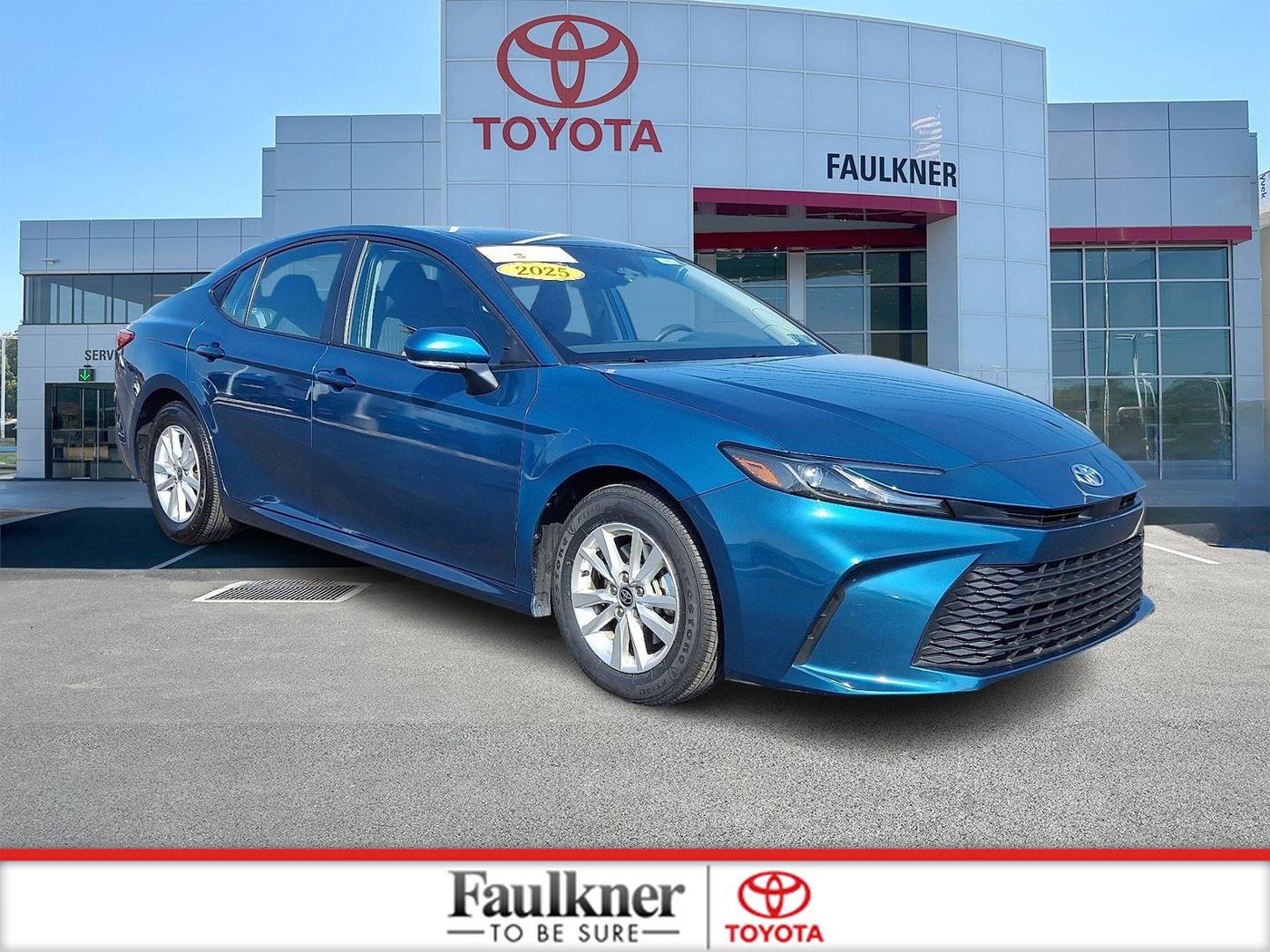 2025 Toyota Camry Hybrid LE — Sedan — 35,135 mi — Harrisburg, PA