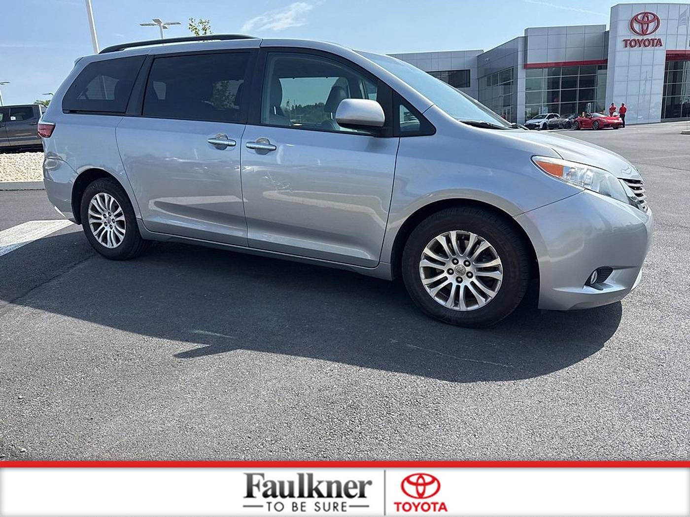 2015 Toyota Sienna XLE — Minivan — 104,718 mi — Harrisburg, PA