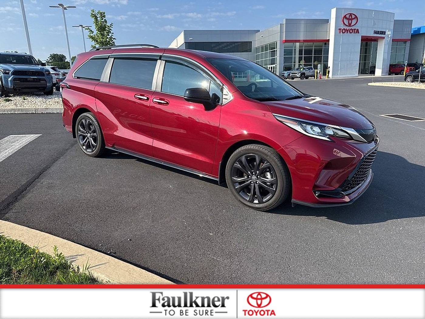 2023 Toyota Sienna XSE — Minivan — 22,489 mi — Harrisburg, PA