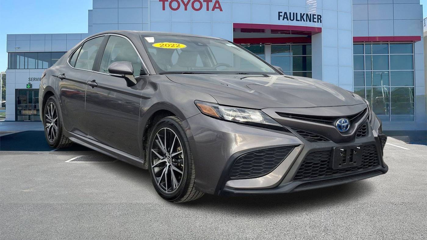 2022 Toyota Camry Hybrid SE — Sedan — 59,992 mi — Harrisburg, PA