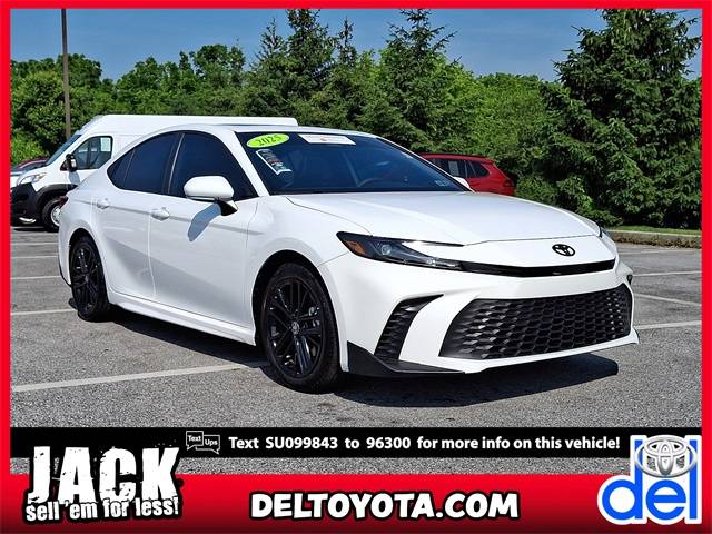2025 Toyota Camry SE — Sedan — 3,689 mi — Thorndale, PA