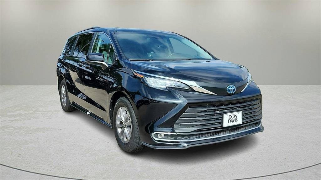 2023 Toyota Sienna XLE — Minivan — 53,844 mi — ARLINGTON, TX