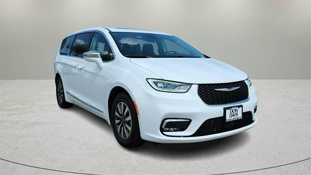 2022 Chrysler Pacifica Hybrid Limited — Minivan — 60,930 mi — ARLINGTON, TX