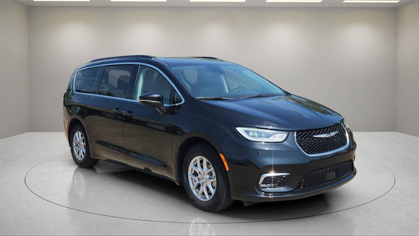 2022 Chrysler Pacifica Touring L — Minivan — 69,384 mi — Dallas, TX