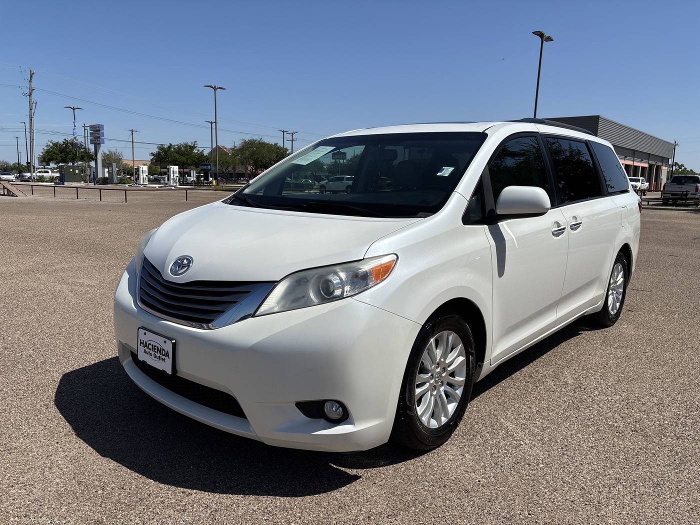2016 Toyota Sienna XLE — Minivan — 80,324 mi — Edinburg, TX
