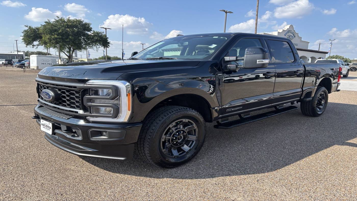 2023 Ford Super Duty F-250 LARIAT — Pickup Truck — 18,845 mi — Edinburg, TX